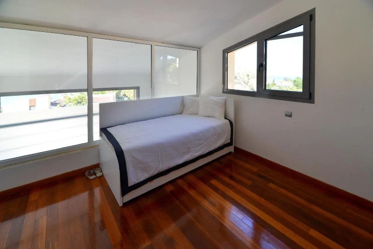 קריופיגי Modern Seaside Villa K2